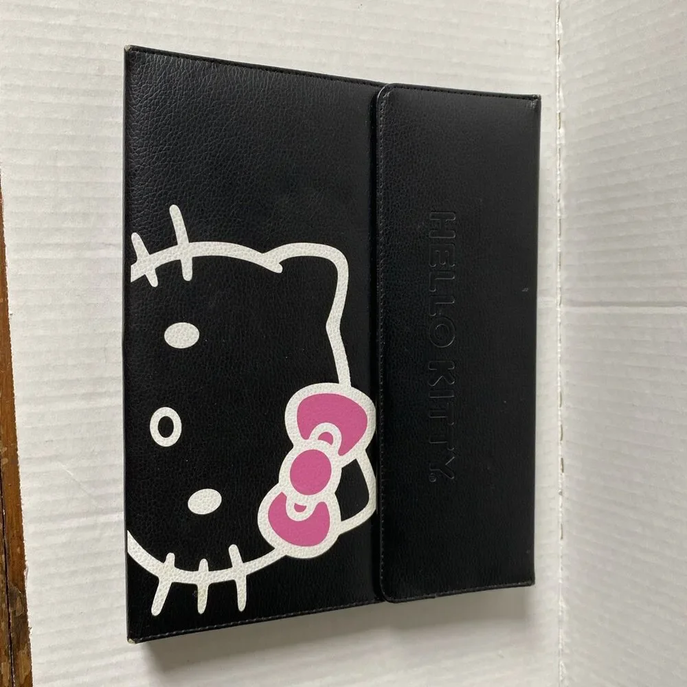 Hello Kitty Black Leather iPad 2/3 case w/ Bluetooth Wireless Keyboard USED